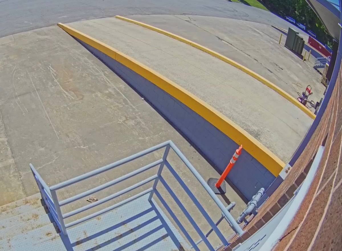 Loading bay and warehouse entry